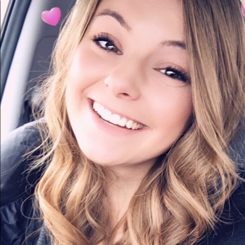 Meet your Posher, Nicole